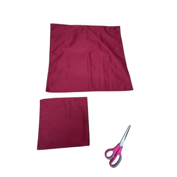 "Lauren Ralph Lauren" Set of 7 Fabric Red/Burgundy Napkins 19" x 20" Washed - Picture 5 of 7